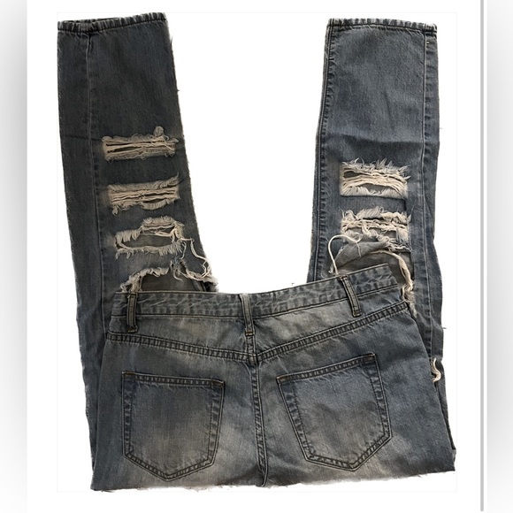 Fashion nova distressed jeans - Picture 2 of 3
